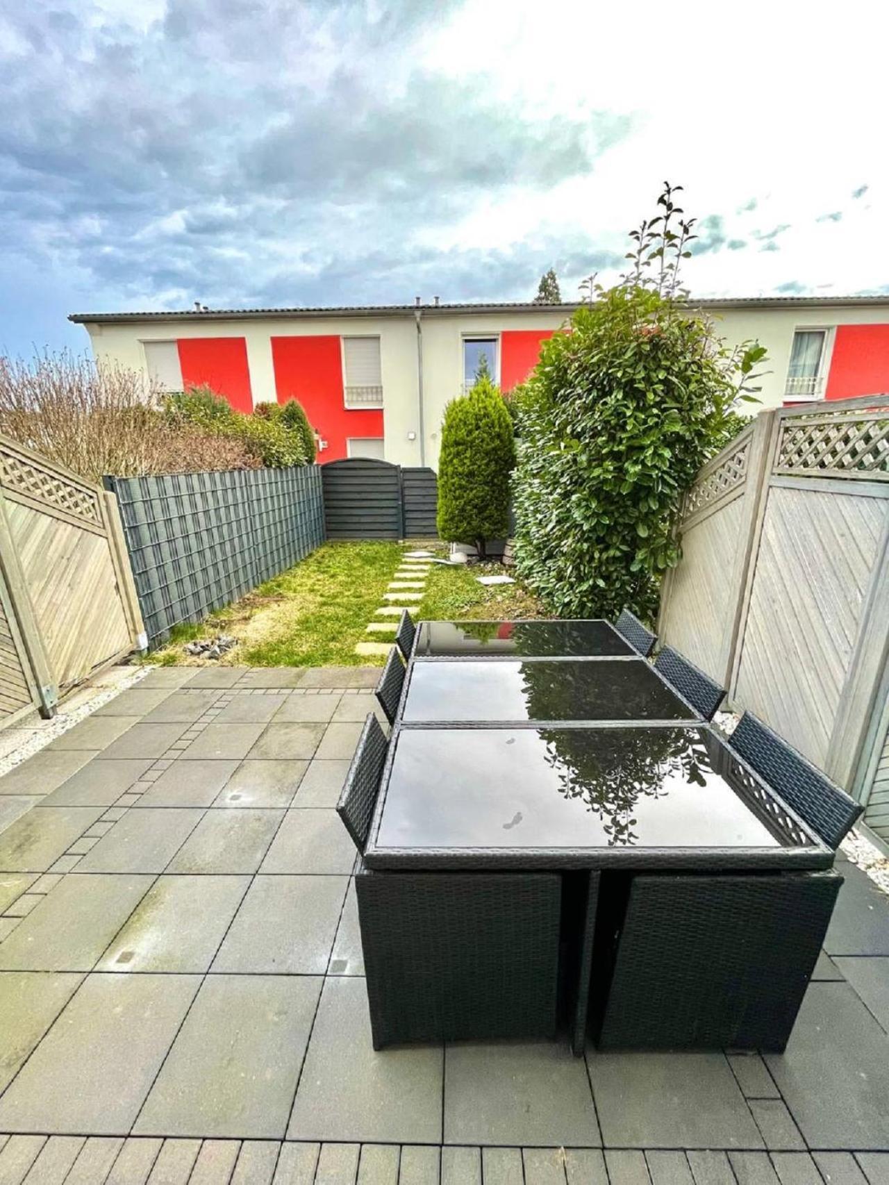 Geraeumiges Ferienhaus In Koblenz Koblenz  Eksteriør bilde